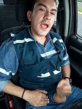 Snapshot of Blackaxes chatting on 02.04.26 Blackaxes online show from 02.04.26