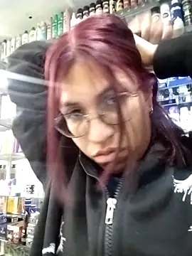 Snapshot of Katyuskka_love chatting on 10.25.25 Katyuskka love online show from 10.25.25