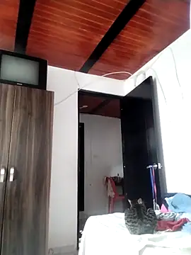 Snapshot of Katyuskka_love chatting on 10.29.25 Katyuskka love online show from 10.29.25