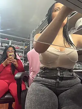 GiaDuque online show from 02.18.26