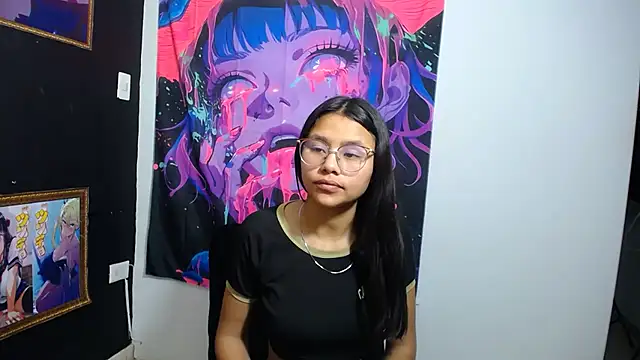 SofieLove 01 online show from 10.28.25