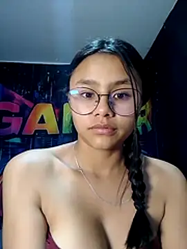 SofieLove 01 online show from 04.18.26