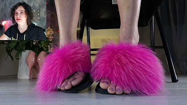 Snapshot of Feet_Heelss chatting on 01.09.26 Feet Heelss online show from 01.09.26