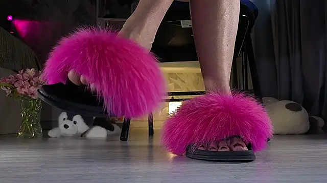 Snapshot of Feet_Heelss chatting on 01.15.26 Feet Heelss online show from 01.15.26