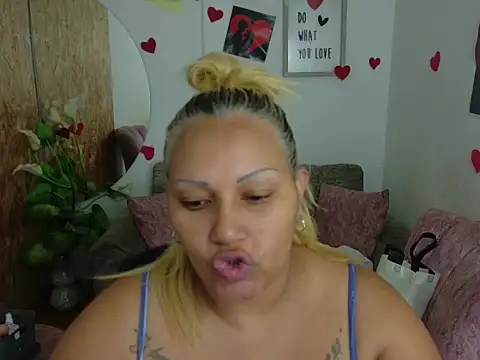 Snapshot of laleska_montenegro chatting on 02.03.26 laleska montenegro online show from 02.03.26