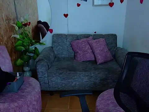 Snapshot of laleska_montenegro chatting on 02.13.26 laleska montenegro online show from 02.13.26