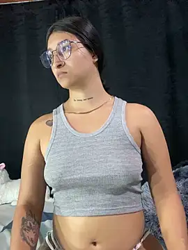 Snapshot of EVAH_LEE_ chatting on 09.19.25 EVAH LEE online show from 09.19.25
