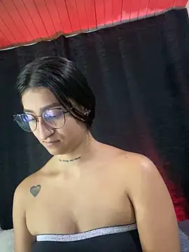 EVAH LEE  online show from 10.31.25