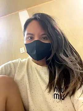 Snapshot of -Mie-xxx chatting on 10.24.25 -Mie-xxx online show from 10.24.25