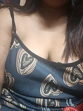 Snapshot of your-cute-baby chatting on 12.18.25 your-cute-baby online show from 12.18.25