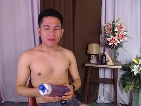 Snapshot of master_kent chatting on 10.31.25 master kent online show from 10.31.25