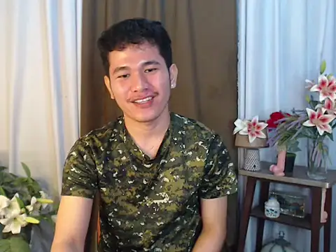 Snapshot of master_kent chatting on 12.17.25 master kent online show from 12.17.25