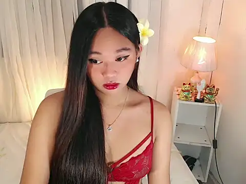 Snapshot of Malia_cummer chatting on 06.04.26 Malia cummer online show from 06.04.26