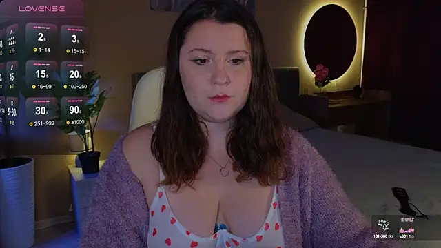 Snapshot of Edalyn_Af chatting on 09.29.25 Edalyn Af online show from 09.29.25