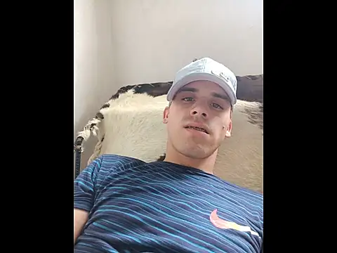 Snapshot of alex-golden chatting on 12.03.25 alex-golden online show from 12.03.25