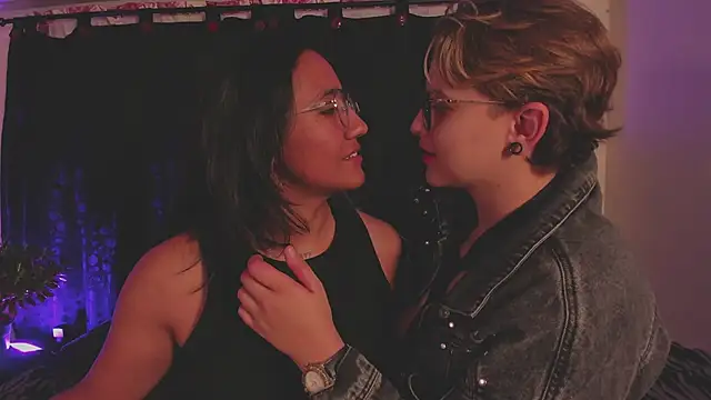 Snapshot of CrazyCakes_ chatting on 09.12.25 CrazyCakes  online show from 09.12.25