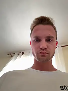 Snapshot of Italy_sex_boy chatting on 09.16.25 Italy sex boy online show from 09.16.25