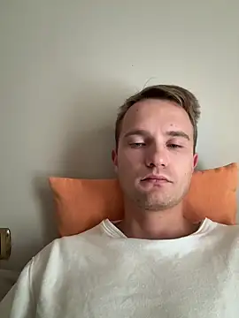 Snapshot of Italy_sex_boy chatting on 10.03.25 Italy sex boy online show from 10.03.25