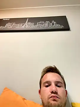 Snapshot of Italy_sex_boy chatting on 10.09.25 Italy sex boy online show from 10.09.25