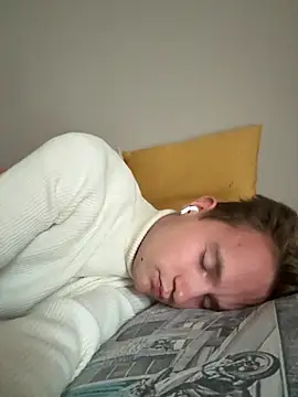 Snapshot of Italy_sex_boy chatting on 10.21.25 Italy sex boy online show from 10.21.25