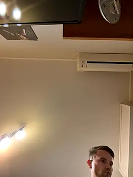 Snapshot of Italy_sex_boy chatting on 11.26.25 Italy sex boy online show from 11.26.25