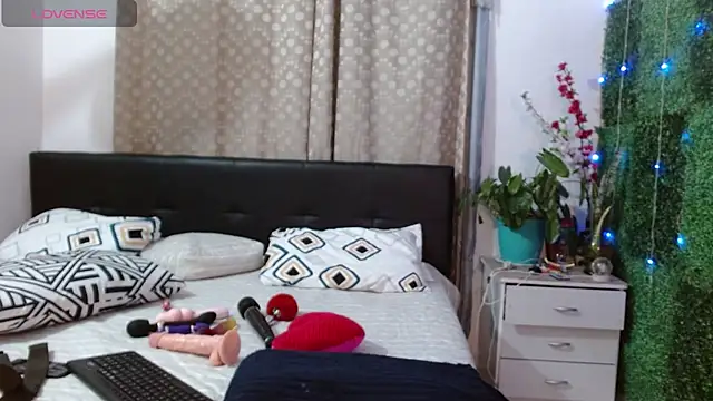 angelly  kate online show from 09.11.25