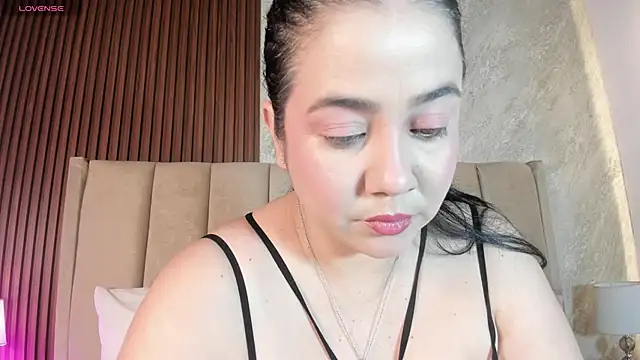 Snapshot of _Cris_Spicy_ chatting on 05.15.26 Cris Spicy online show from 05.15.26