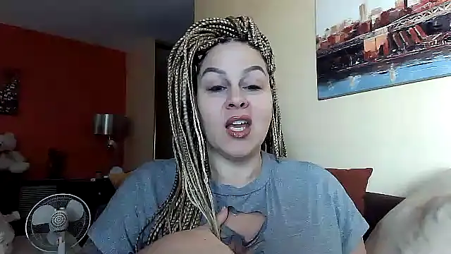 Snapshot of number1slut chatting on 12.03.24 number1slut online show from 12.03.24