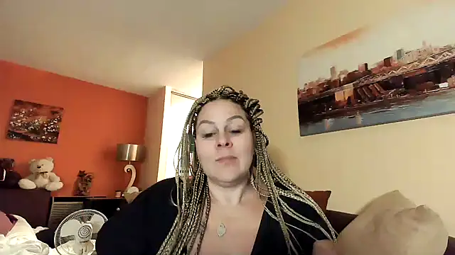 Snapshot of number1slut chatting on 12.05.24 number1slut online show from 12.05.24
