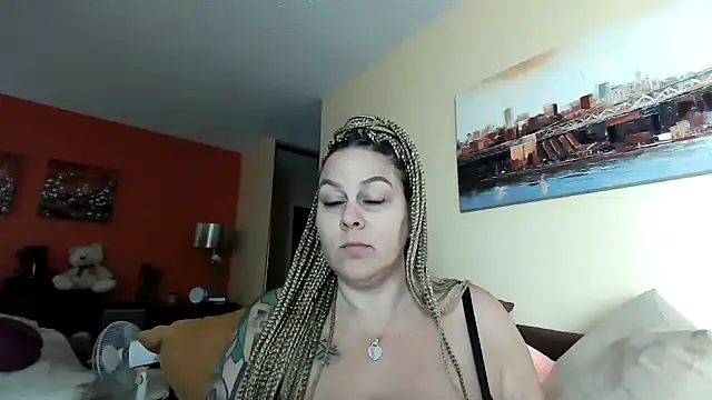 Snapshot of number1slut chatting on 12.19.24 number1slut online show from 12.19.24