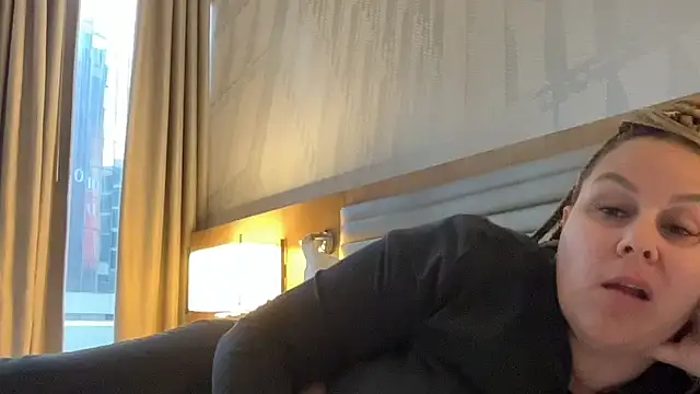 Snapshot of number1slut chatting on 12.20.24 number1slut online show from 12.20.24