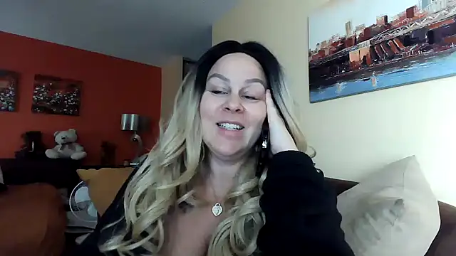 Snapshot of number1slut chatting on 01.06.25 number1slut online show from 01.06.25