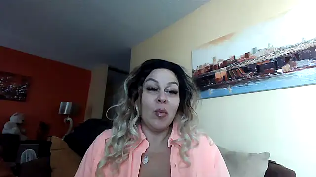 Snapshot of number1slut chatting on 02.21.25 number1slut online show from 02.21.25