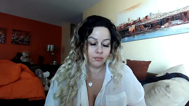 Snapshot of number1slut chatting on 03.17.25 number1slut online show from 03.17.25