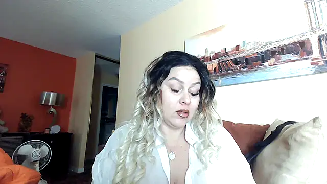 Snapshot of number1slut chatting on 03.21.25 number1slut online show from 03.21.25