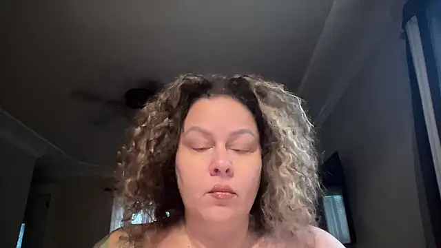 Snapshot of number1slut chatting on 10.08.25 number1slut online show from 10.08.25
