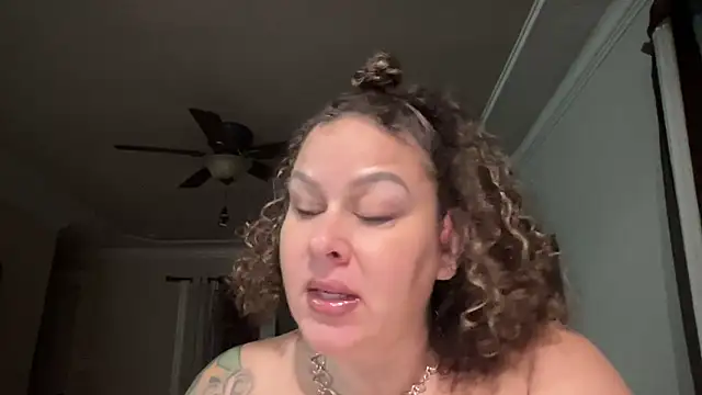 Snapshot of number1slut chatting on 10.23.25 number1slut online show from 10.23.25