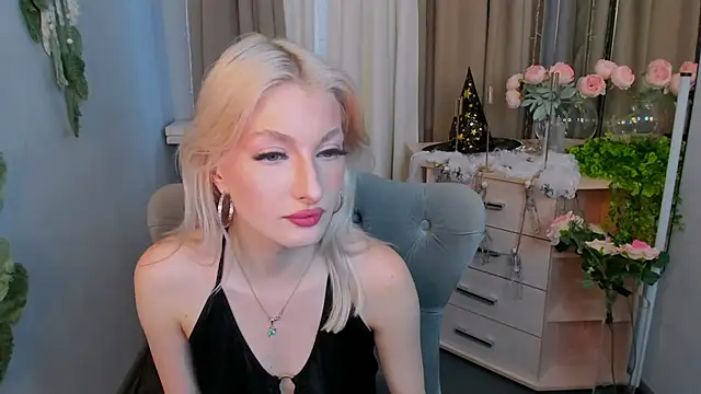 Sarrah blush online show from 10.27.25