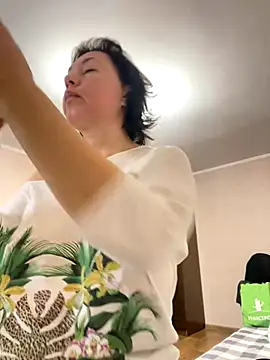 Kiravix online show from 12.19.25