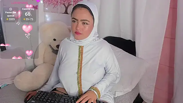 Snapshot of MarianFadel chatting on 02.25.26 MarianFadel online show from 02.25.26