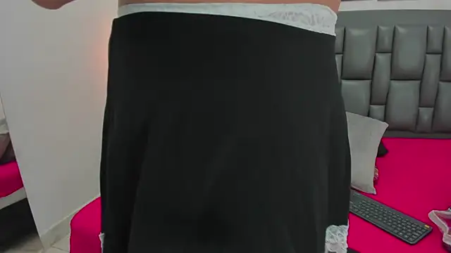 dakota roussee online show from 11.17.25