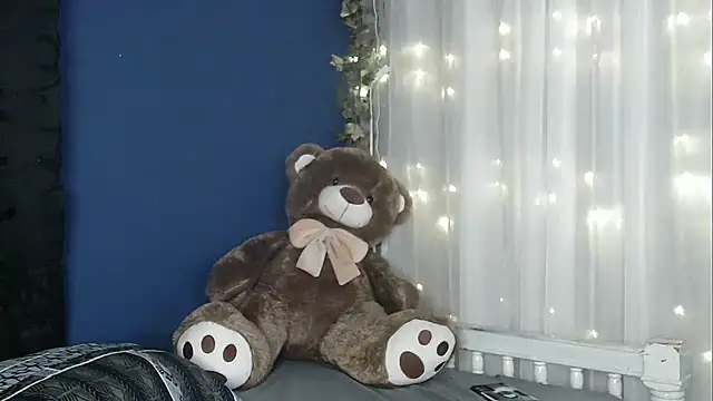 lishainparis18 online show from 03.06.26