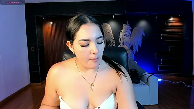 sofiacaramel online show from 12.14.25