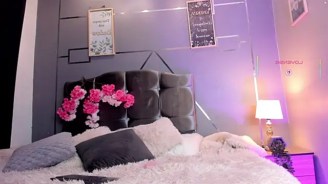 antonellastar24  online show from 11.21.25