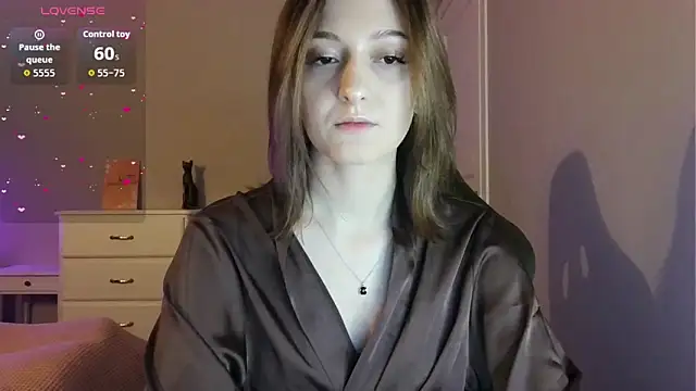 white liillyy online show from 04.07.26