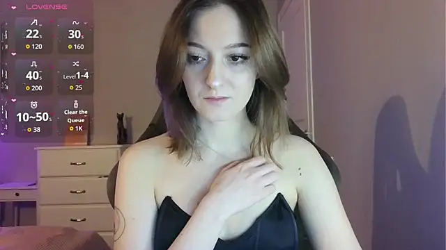 Snapshot of white_liillyy chatting on 04.21.26 white liillyy online show from 04.21.26