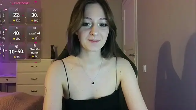 Snapshot of white_liillyy chatting on 05.17.26 white liillyy online show from 05.17.26