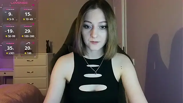 Snapshot of white_liillyy chatting on 06.13.26 white liillyy online show from 06.13.26