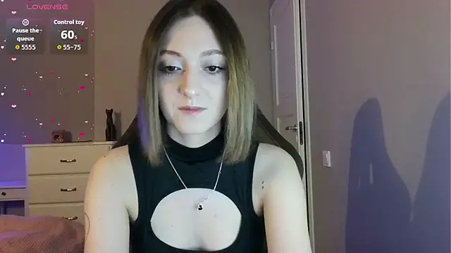 Snapshot of white_liillyy chatting on 06.19.26 white liillyy online show from 06.19.26
