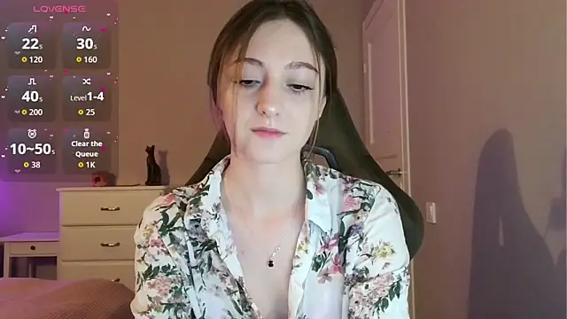 Snapshot of white_liillyy chatting on 06.22.26 white liillyy online show from 06.22.26